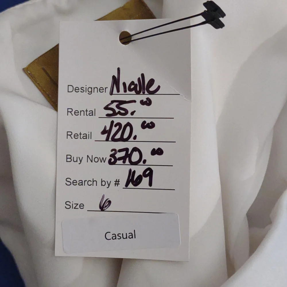 COPY - BNWT Nicole Miller Creamy white rouched dress size 6 @denisecast - Picture 9 of 16